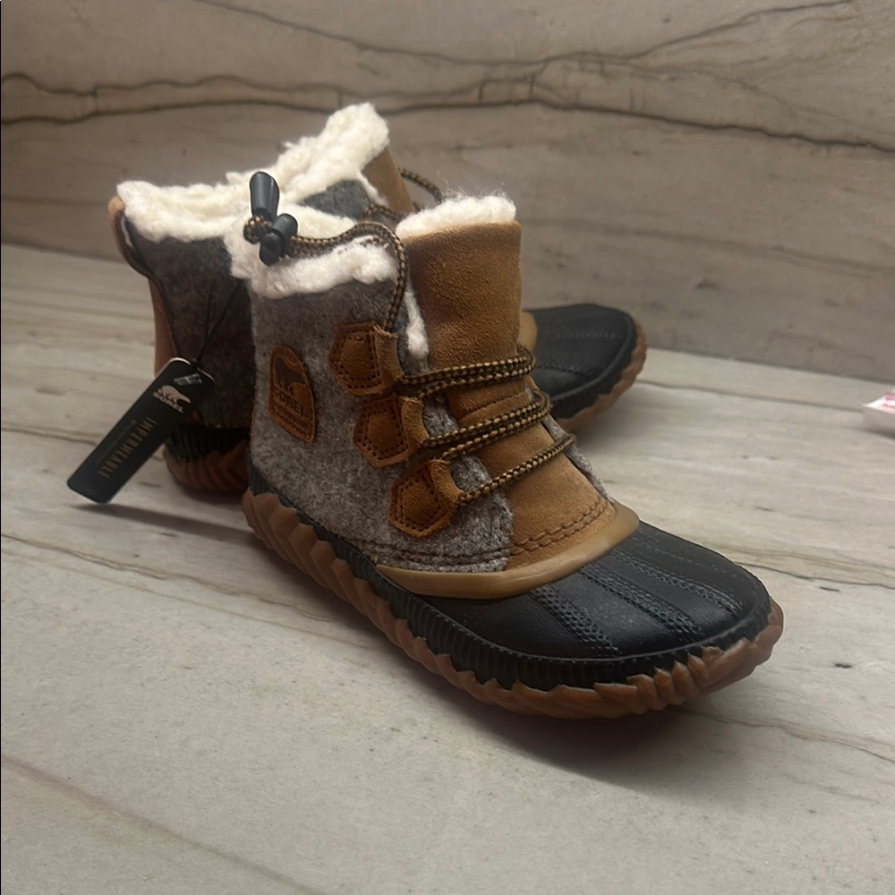 NEW Sorel Kids Cozy Waterproof Winter Boot - Brown, Gray, Black